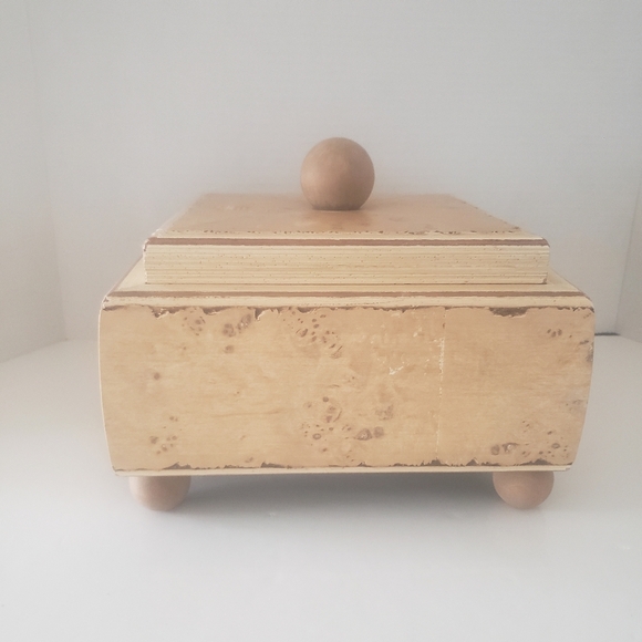 Wooden Light Colored Beautiful Square Footed Jewelry/Storage Box - Picture 1 of 10